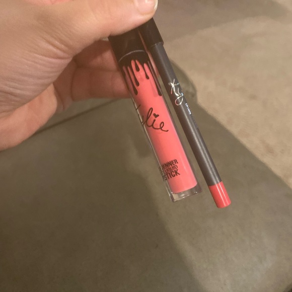 Kylie cosmetics lip kit in the shade ON Wednesdays - Picture 9 of 9